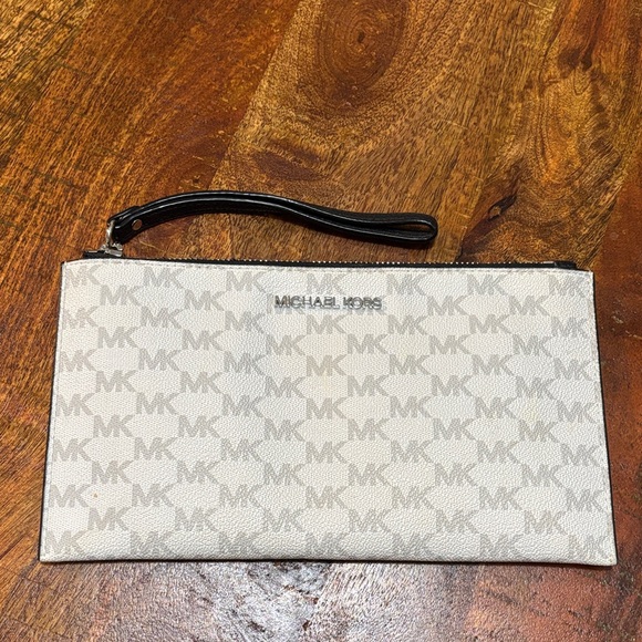 Michael Kors Handbags - Michael Kors Ivory Jet Set MK Logo Wristlet